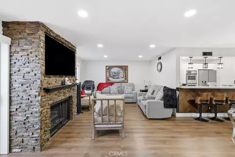 8341 De Soto #15, Canoga Park, CA 91304