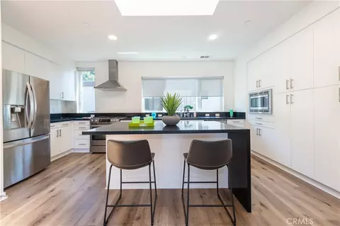 2926 Rowena Ave #4, Los Angeles, CA 90039