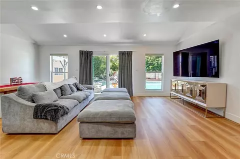 Living - 20355 Mobile, Winnetka, CA 91306 photo 1 of 3