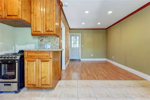 Living - 20355 Mobile, Winnetka, CA 91306 photo 2 of 3