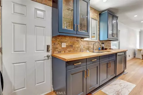 Kitchen - 20355 Mobile, Winnetka, CA 91306 photo 2 of 3