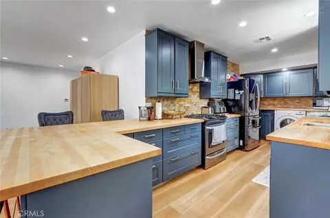 Kitchen - 20355 Mobile, Winnetka, CA 91306 photo 1 of 3