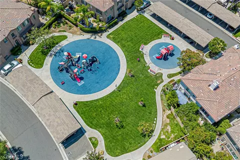 View/Area - 19523 Opal Ln, Saugus, CA 91350 photo 4 of 5