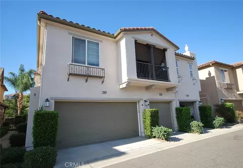 19523 Opal Ln, Saugus, CA 91350