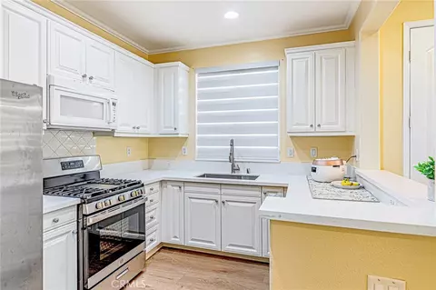 Kitchen - 19523 Opal Ln, Saugus, CA 91350 photo 2 of 3