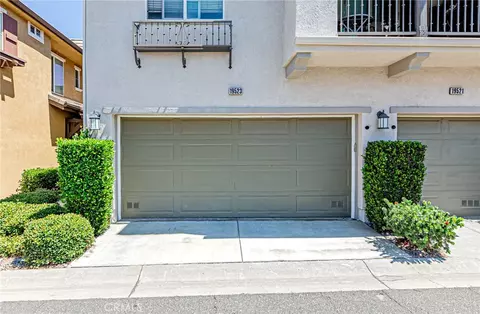 Exterior - 19523 Opal Ln, Saugus, CA 91350 photo 5 of 8