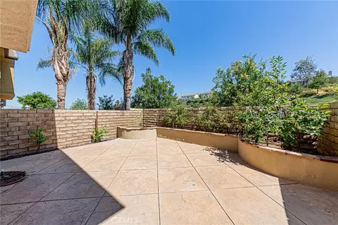 Exterior - 19523 Opal Ln, Saugus, CA 91350 photo 3 of 8