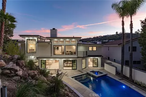 2638 Zorada Dr, Los Angeles, CA 90046