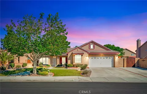 39943 Penina, Palmdale, CA 93551