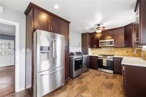 Kitchen - 527 E Maple, Glendale, CA 91205 photo 2 of 4
