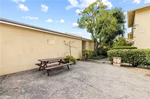 Exterior - 527 E Maple, Glendale, CA 91205 photo 11 of 15