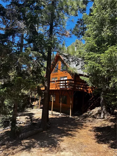15009 Chestnut Ct, Pine Mountain Club, CA 93222