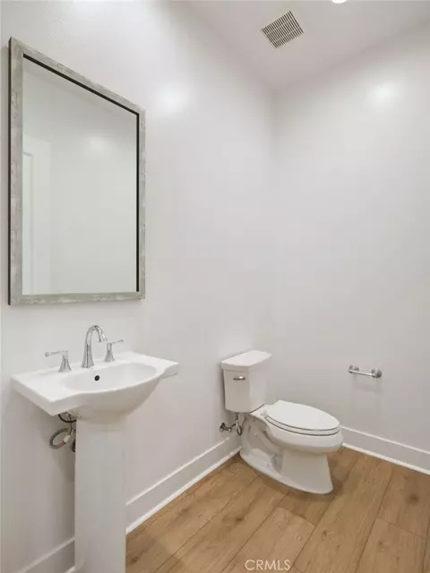 Bath - 11910 Red Hawk Ln, Porter Ranch, CA 91326 photo 1 of 9