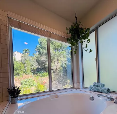 Bath - 2114 Laura Dr, Escondido, CA 92027 photo 3 of 5