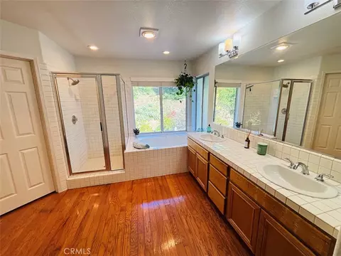 Bath - 2114 Laura Dr, Escondido, CA 92027 photo 1 of 5
