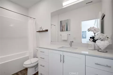 Bath - 365 Placemark, Irvine, CA 92614 photo 5 of 6