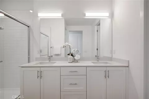 Bath - 365 Placemark, Irvine, CA 92614 photo 4 of 6