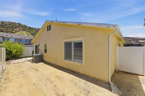 Exterior - 21716 Jack Pl, Saugus, CA 91350 photo 4 of 6
