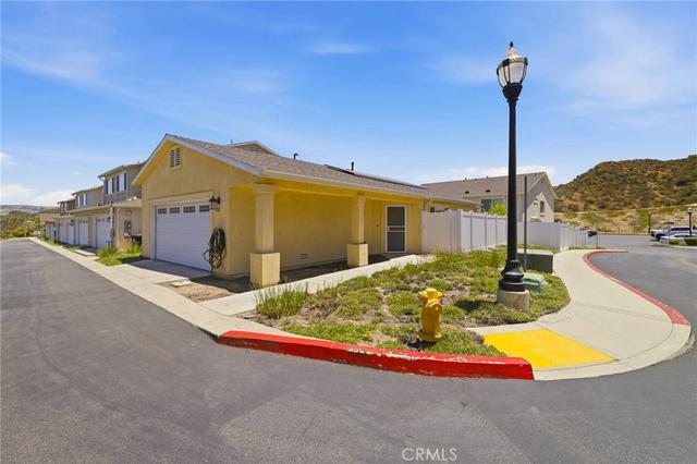 21716 Jack Pl, Saugus, CA 91350