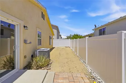 Exterior - 21716 Jack Pl, Saugus, CA 91350 photo 2 of 6