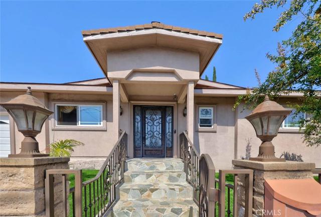6415 Varna Ave, Van Nuys, CA 91401