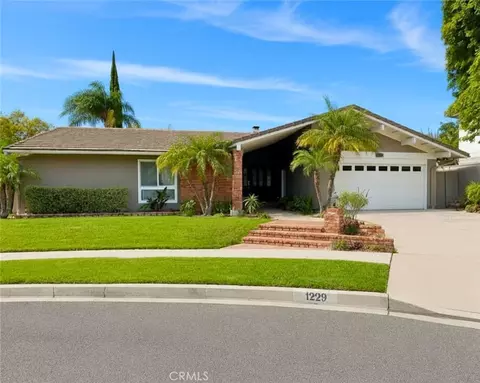 1229 Kelsford Ct, Westlake Village, CA 91361