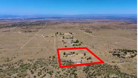 View/Area - 29935 Maypath Rd, Juniper Hills, CA 93543 photo 2 of 7
