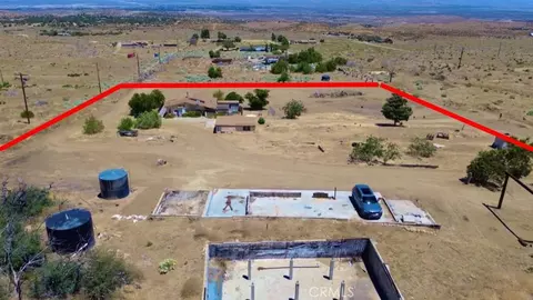 View/Area - 29935 Maypath Rd, Juniper Hills, CA 93543 photo 3 of 7