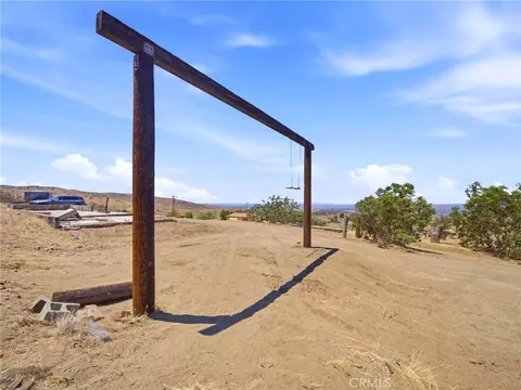 Exterior - 29935 Maypath Rd, Juniper Hills, CA 93543 photo 7 of 30
