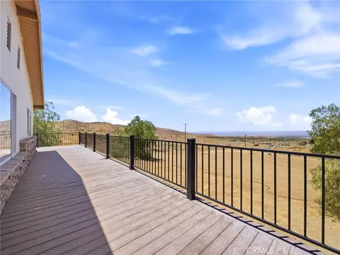 Exterior - 29935 Maypath Rd, Juniper Hills, CA 93543 photo 16 of 30