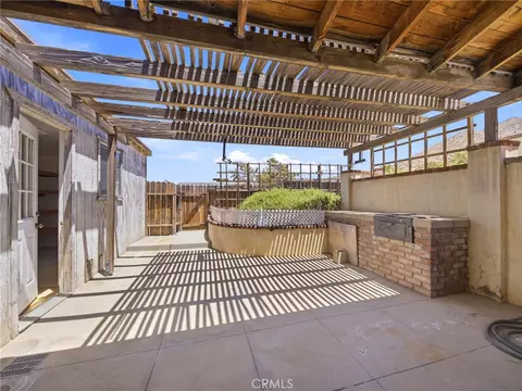 Exterior - 29935 Maypath Rd, Juniper Hills, CA 93543 photo 11 of 30