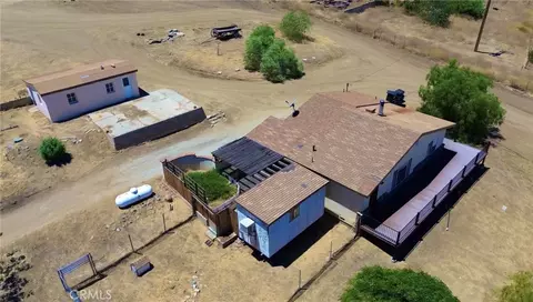 View/Area - 29935 Maypath Rd, Juniper Hills, CA 93543 photo 1 of 7