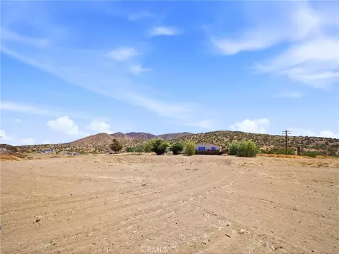 Exterior - 29935 Maypath Rd, Juniper Hills, CA 93543 photo 27 of 30