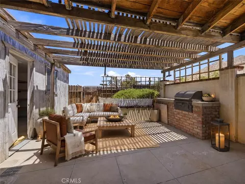 Exterior - 29935 Maypath Rd, Juniper Hills, CA 93543 photo 6 of 30