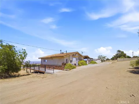 Exterior - 29935 Maypath Rd, Juniper Hills, CA 93543 photo 4 of 30
