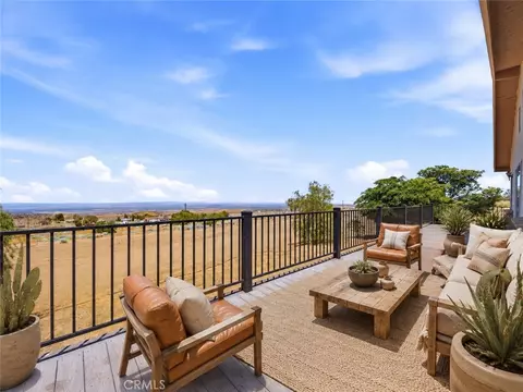 Exterior - 29935 Maypath Rd, Juniper Hills, CA 93543 photo 5 of 30