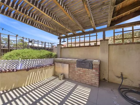 Exterior - 29935 Maypath Rd, Juniper Hills, CA 93543 photo 12 of 30