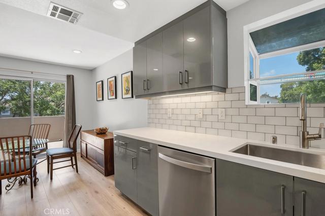176 Gazania Ct, Thousand Oaks, CA 91362