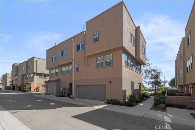 12827 Watt Ln #E, Sylmar, CA 91342