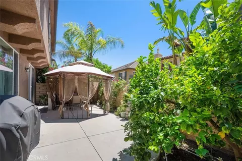 Exterior - 19324 Opal Ln, Saugus, CA 91350 photo 4 of 10