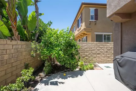 Exterior - 19324 Opal Ln, Saugus, CA 91350 photo 7 of 10
