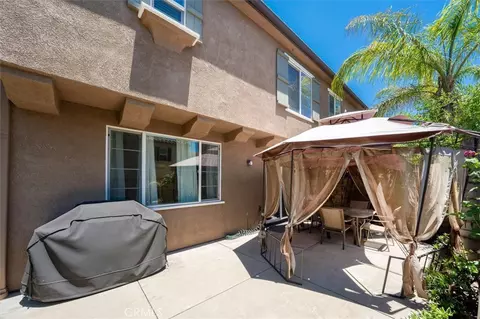 Exterior - 19324 Opal Ln, Saugus, CA 91350 photo 6 of 10