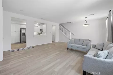 Living - 19324 Opal Ln, Saugus, CA 91350 photo 2 of 5