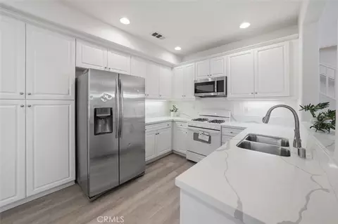 Kitchen - 19324 Opal Ln, Saugus, CA 91350 photo 1 of 3