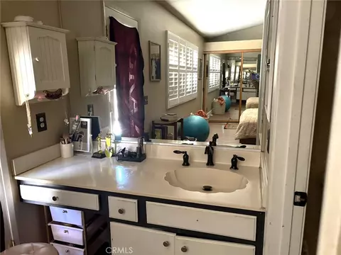 Bath - 22552 Barcotta Dr, Saugus, CA 91350 photo 1 of 1