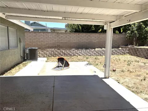 Exterior - 22552 Barcotta Dr, Saugus, CA 91350 photo 4 of 5