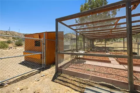 Exterior - 902 Searchlight Ranch Rd, Acton, CA 93510 photo 12 of 12