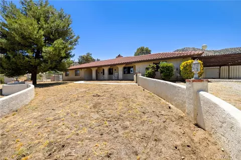 Exterior - 902 Searchlight Ranch Rd, Acton, CA 93510 photo 2 of 12