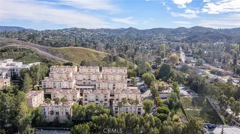 5220 Premiere Hills Cir #228, Woodland Hills, CA 91364