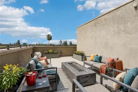 13219 Victory Blvd, Valley Glen, CA 91401